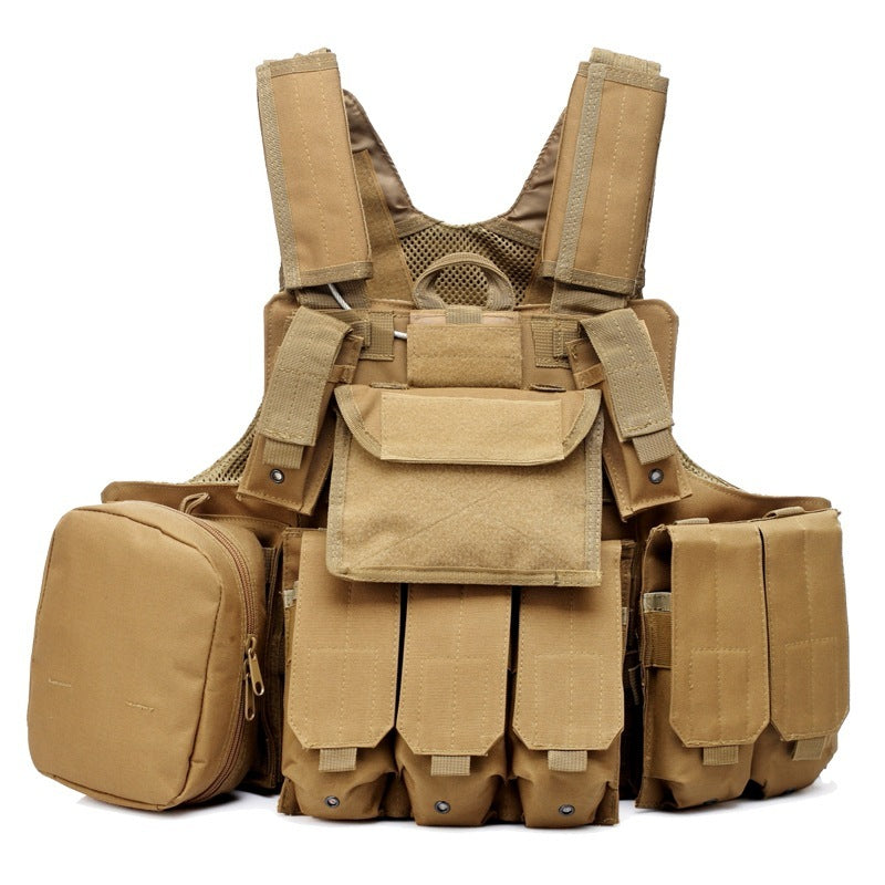 Outdoor camouflage multifunctional tactical vest